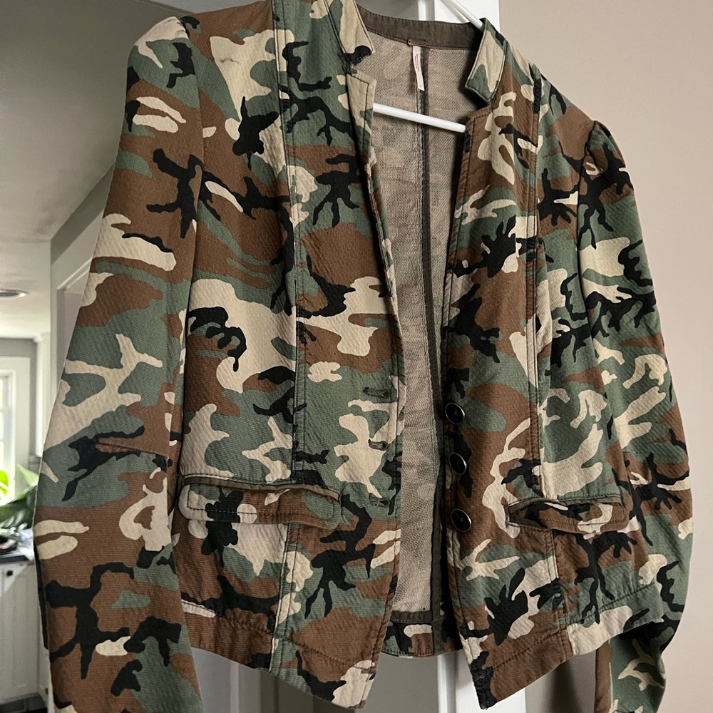 Free People Camo Blazer/Jacket Size 4